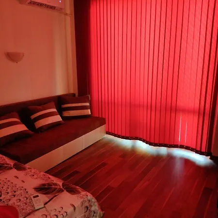 ред хаус * Sluneční pobřeží
