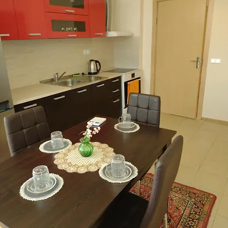 ред хаус Apartmán *