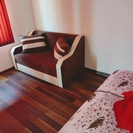 Apartament ред хаус *