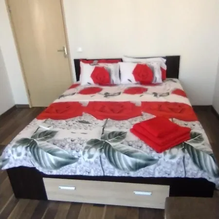 ред хаус Apartament Słoneczny Brzeg